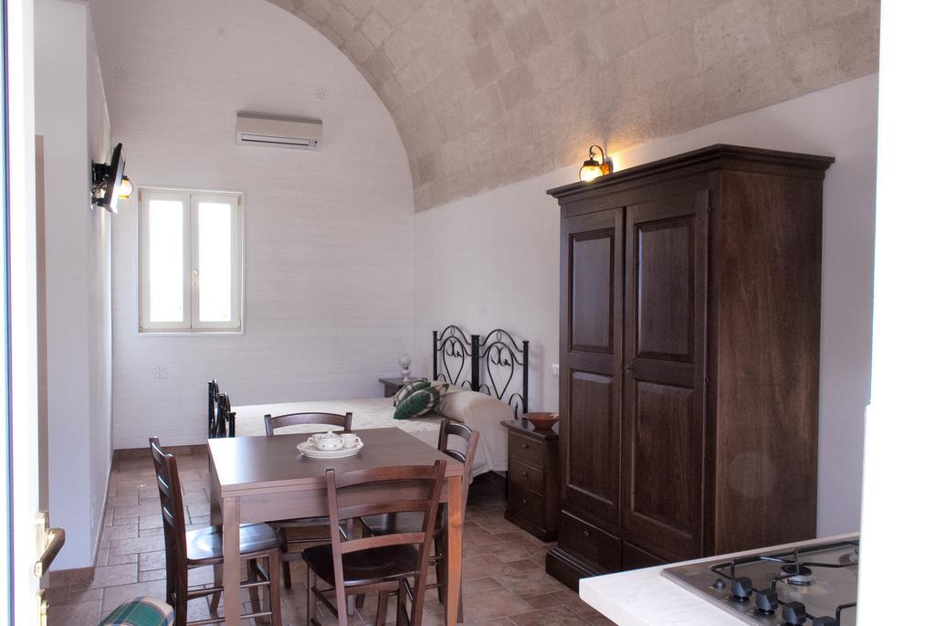 Masseria Strada Agriturismo Джиноза Номер фото