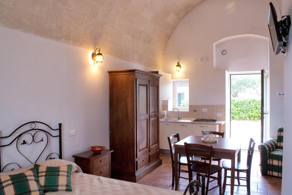 Masseria Strada Agriturismo Джиноза Номер фото